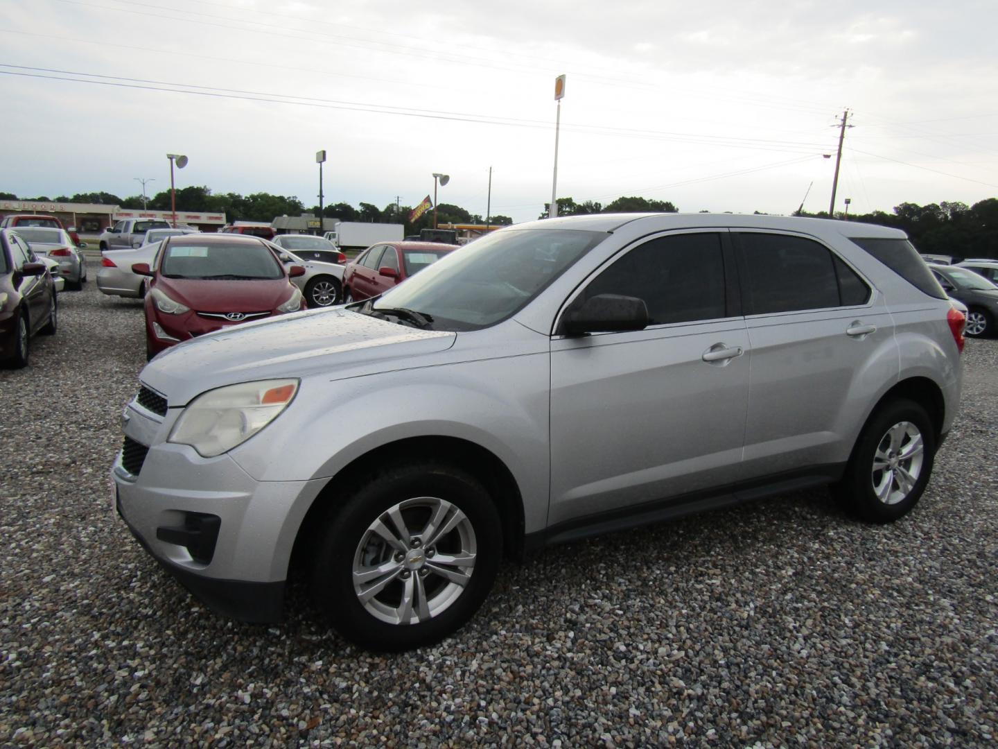 2011 Silver Chevrolet Equinox LS 2WD (2GNALBEC8B1) with an 2.4L L4 DOHC 16V engine, Automatic transmission, located at 15016 S Hwy 231, Midland City, AL, 36350, (334) 983-3001, 31.306210, -85.495277 - Photo#2